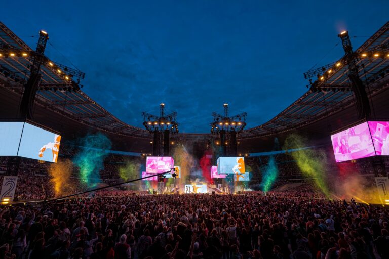 Livestream Stade de France – Soprano, Saint-Denis — REDSHOT