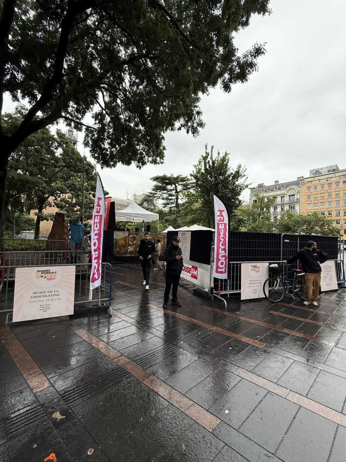 Journée Mondiale de la Chocolatine – Toulouse FM — photo 5 — REDSHOT