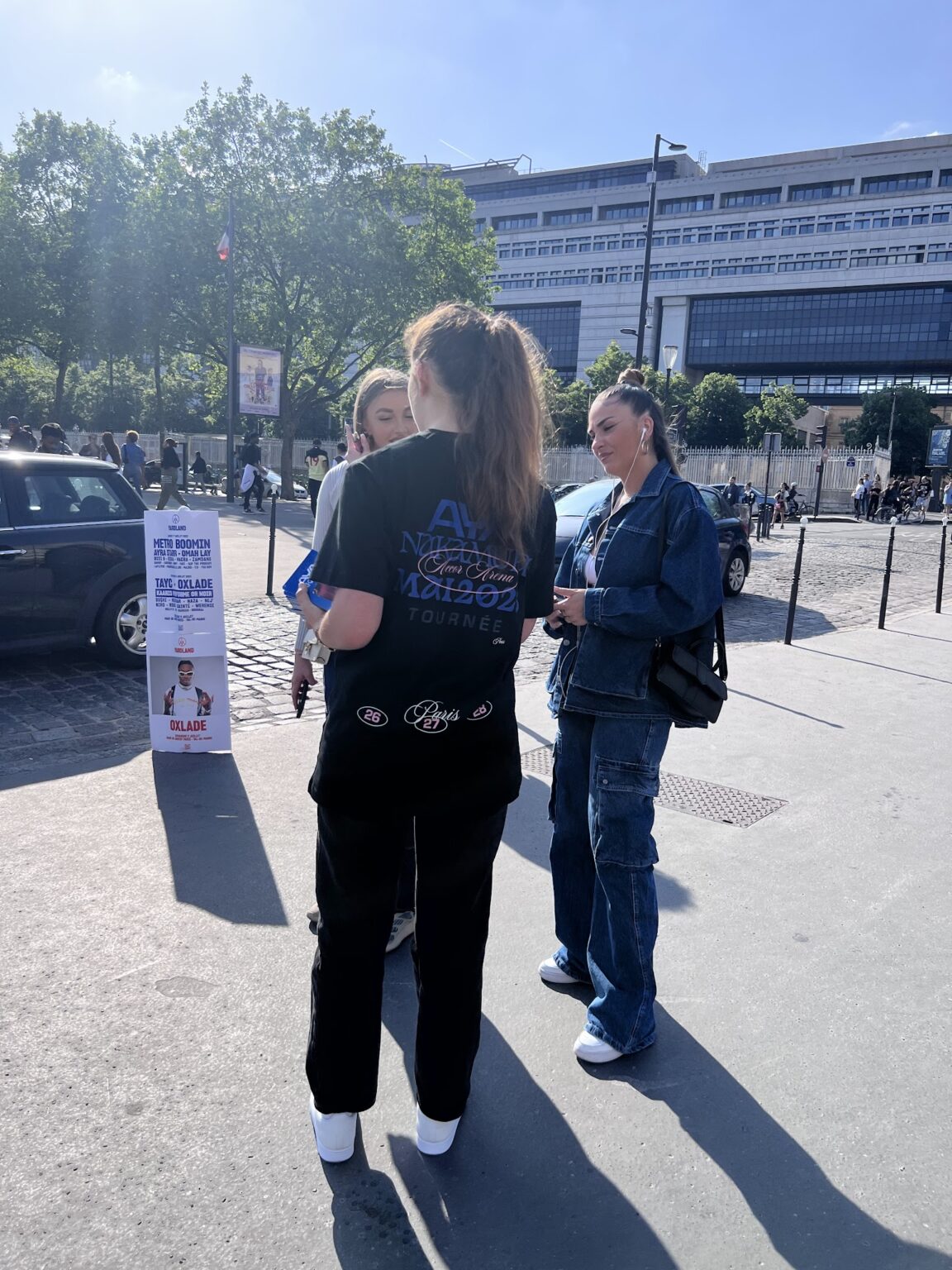 Street Marketing – Aya Nakamura, Paris — photo 2 — REDSHOT