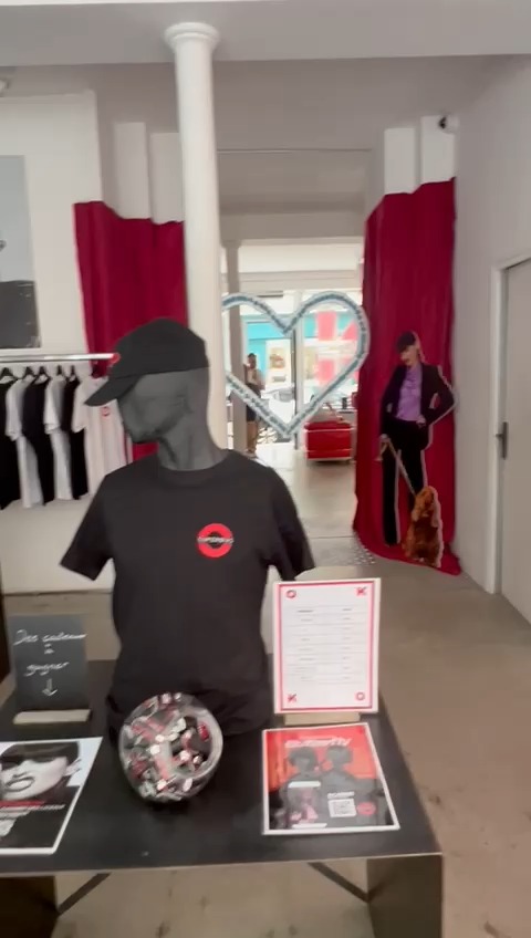 Pop-up Store – Superbus — photo 3 — REDSHOT