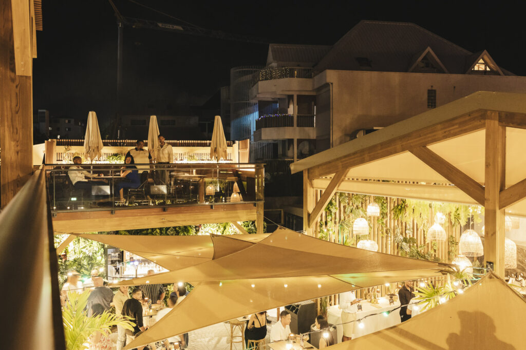Inauguration de l'Osmose : le rooftop face au port de Saint-Pierre, le soir du 10 décembre 2025