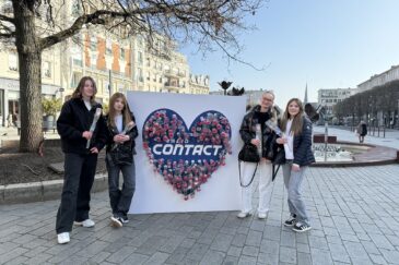 Street Marketing Saint-Valentin – Contact FM (Mur de Roses)